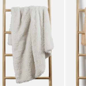 Oake faux fur throw